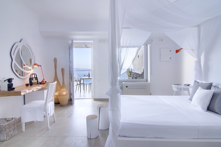 SANTORINI SECRET SUITES & SPA photo 3