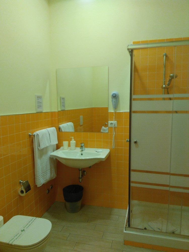 CENTRAL LODGE photo 2