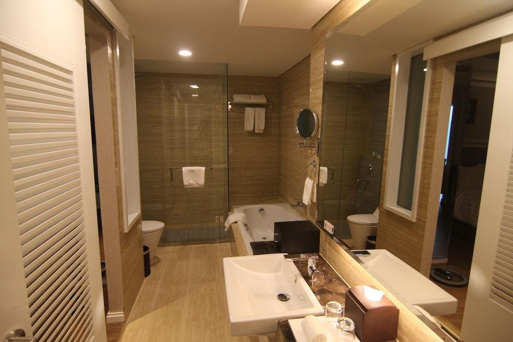 Wyndham Panbil Batam photo 3