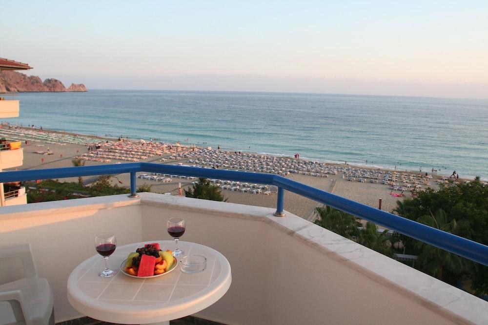 ELYSEE BEACH HOTEL photo 3