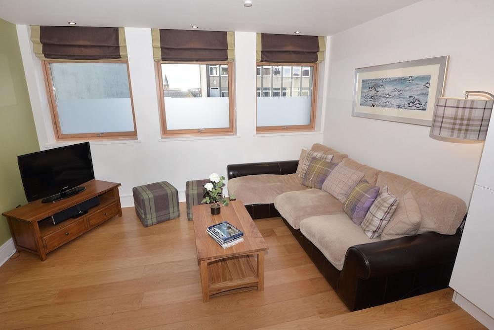 HIGHLAND APARTMENTS BY MANSLEY photo 3