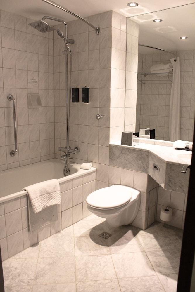 MILLENNIUM & COPTHORNE HOTELS AT CHELSEA FOOTBALL CLUB photo 2