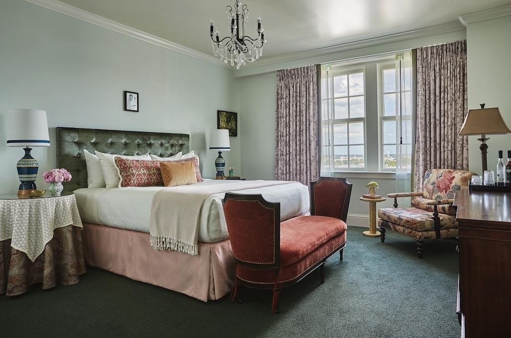 PONTCHARTRAIN HOTEL photo 2