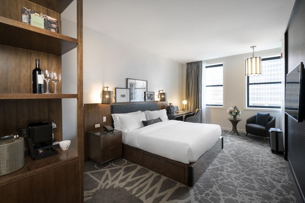 LondonHouse Chicago, Curio Collection by Hilton photo 3