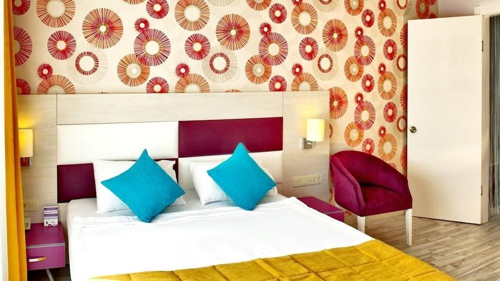 RAMADA RESORT SIDE photo 2
