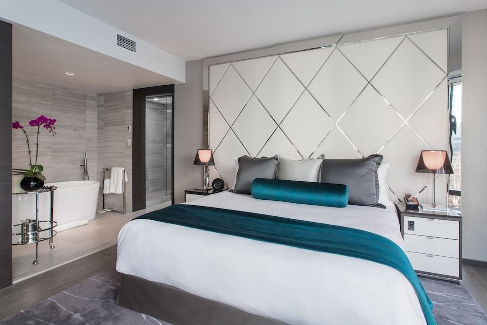 Paradox Hotel Vancouver
