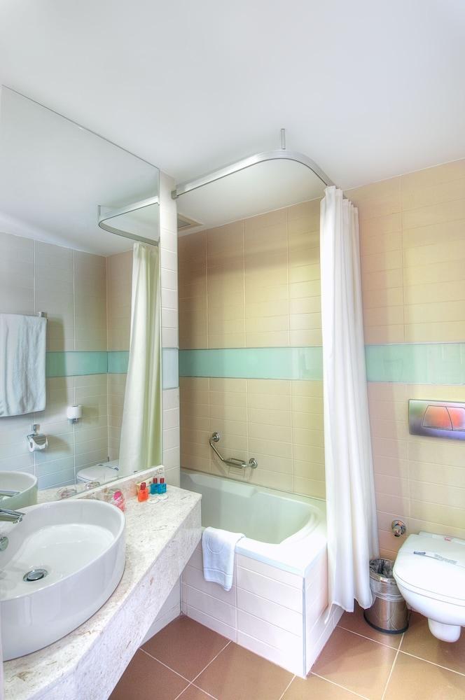 HOTEL GOLDEN LOTUS photo 4