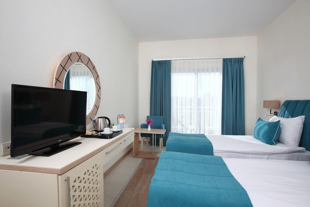 MANDARIN RESORT photo 2