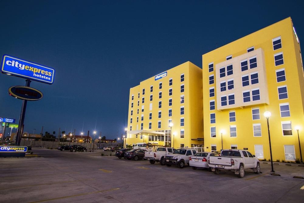 CITY EXPRESS PIEDRAS NEGRAS photo 4