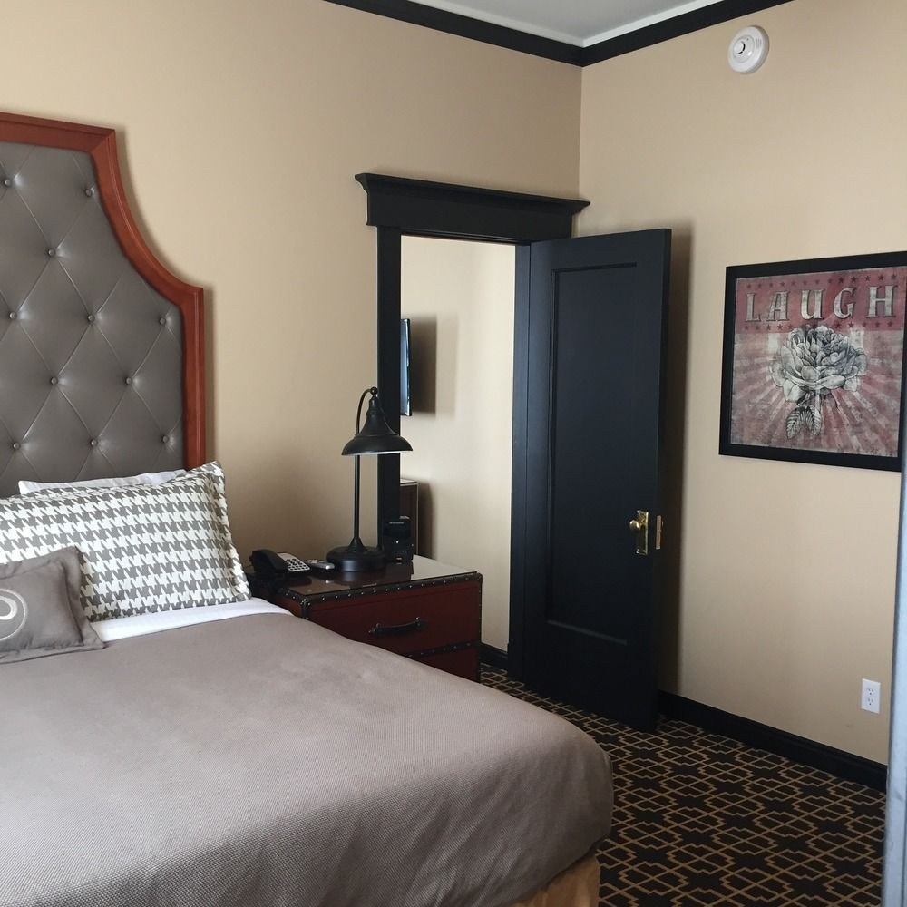 PEERY HOTEL