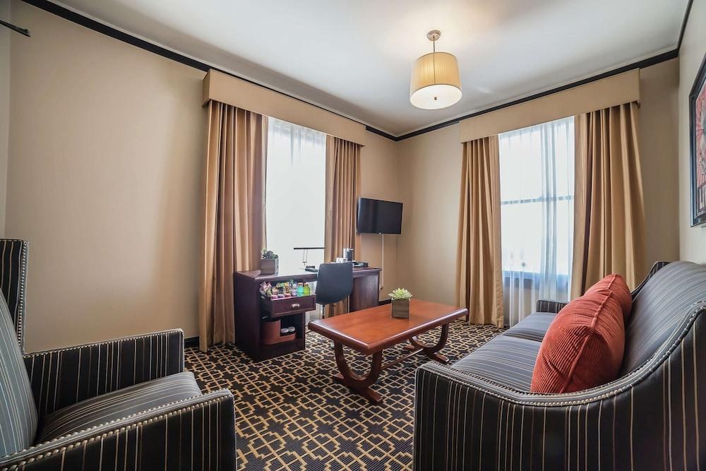 PEERY HOTEL photo 2
