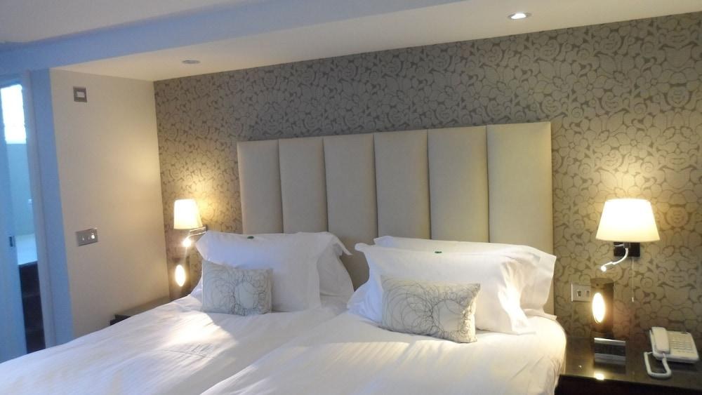 PILLAR HOTEL photo 4