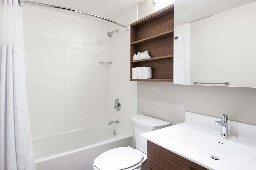 MICROTEL INN & SUITES BY WYNDHAM FORT ST JOHN photo 2