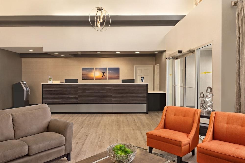 Days Inn by Wyndham Saskatoon photo 3