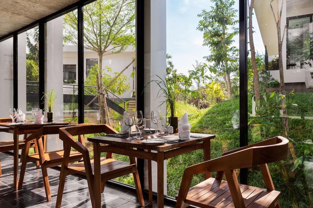 Hillocks Hotel & Spa photo 4