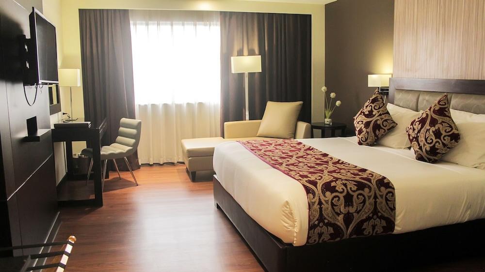 BRENTWOOD SUITES photo 3