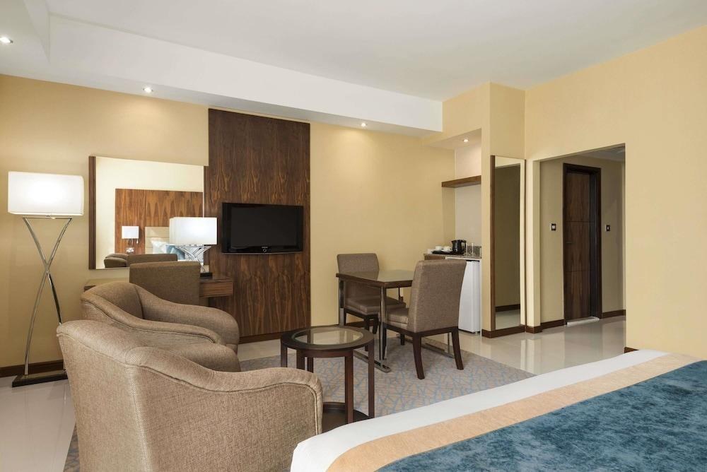 Howard Johnson By Wyndham Abu Dhabi photo 4
