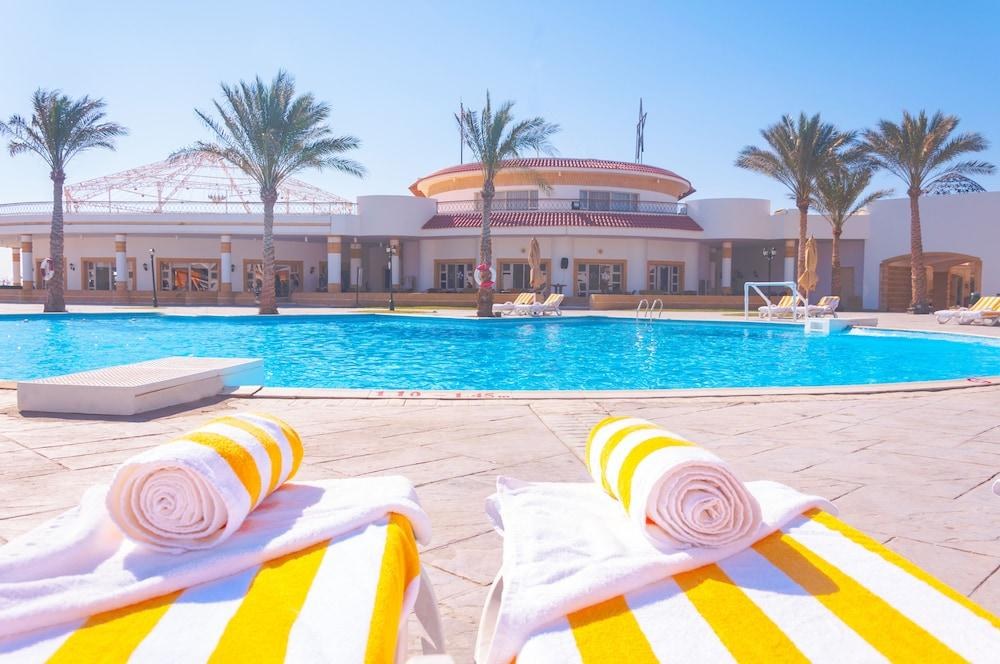 CORAL BEACH TIRAN RESORT photo 3