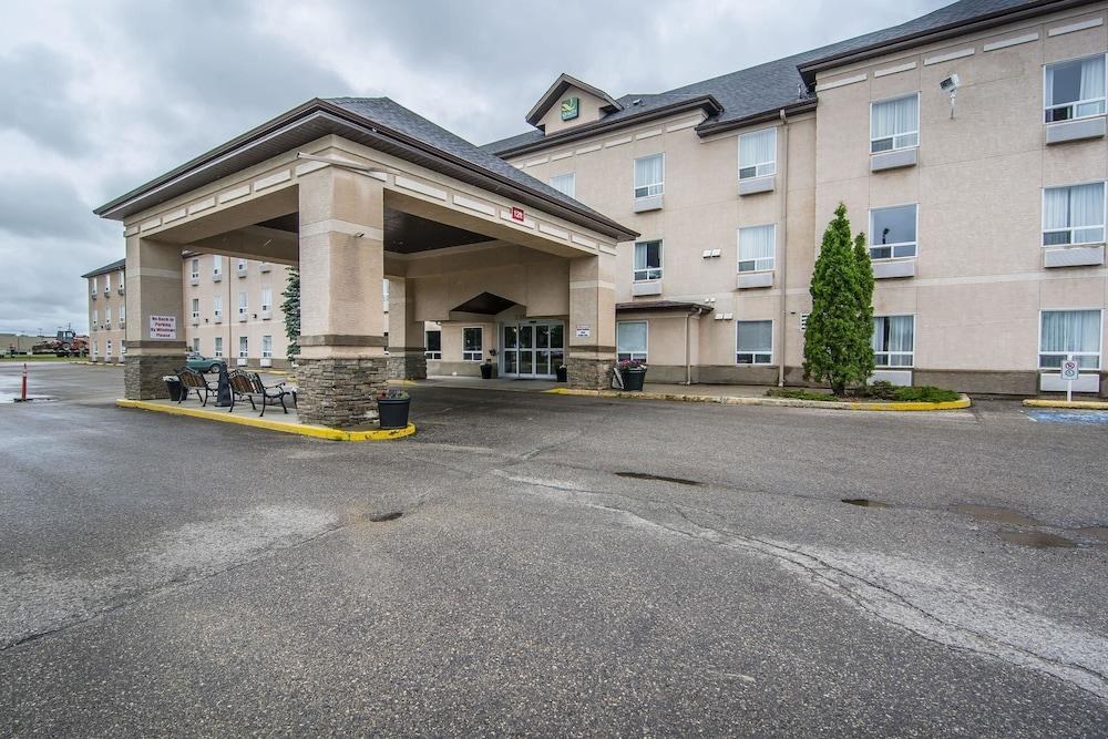 Quality Inn & Suites photo 2