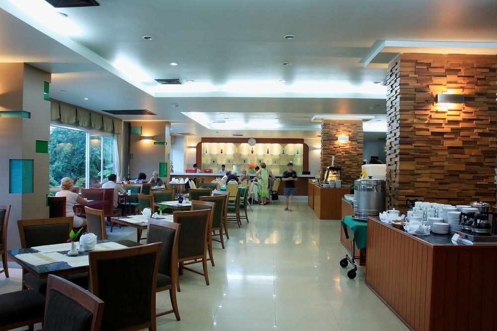 Sea Breeze Jomtien Resort