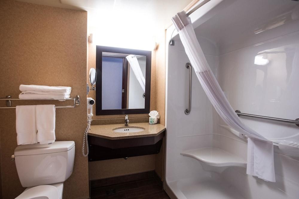 Quality Inn & Suites Val Dor photo 3