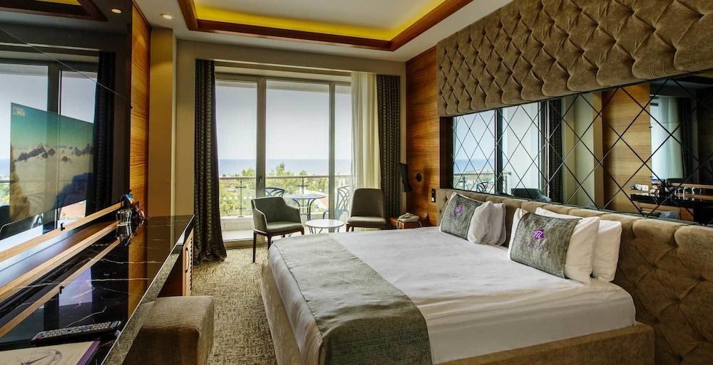 MALPAS HOTEL photo 1