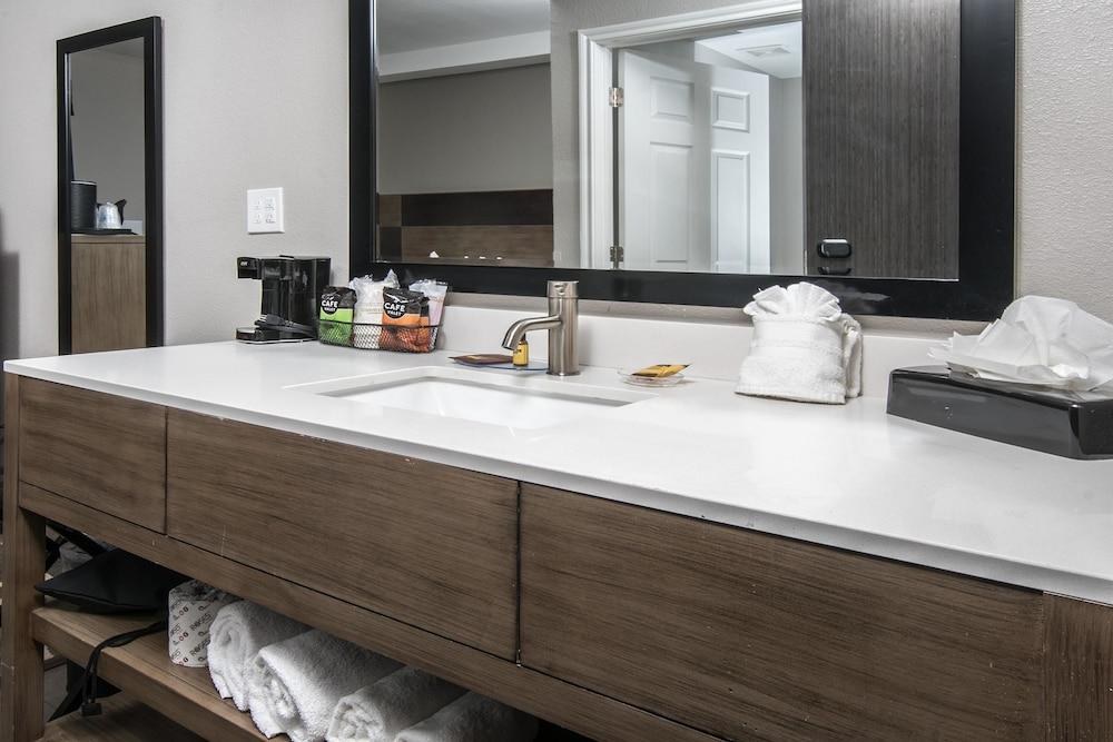 Best Western Plus Downtown North photo 4