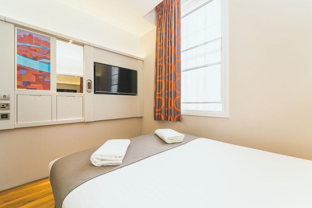 POINT A HOTEL LONDON - CANARY WHARF photo 2