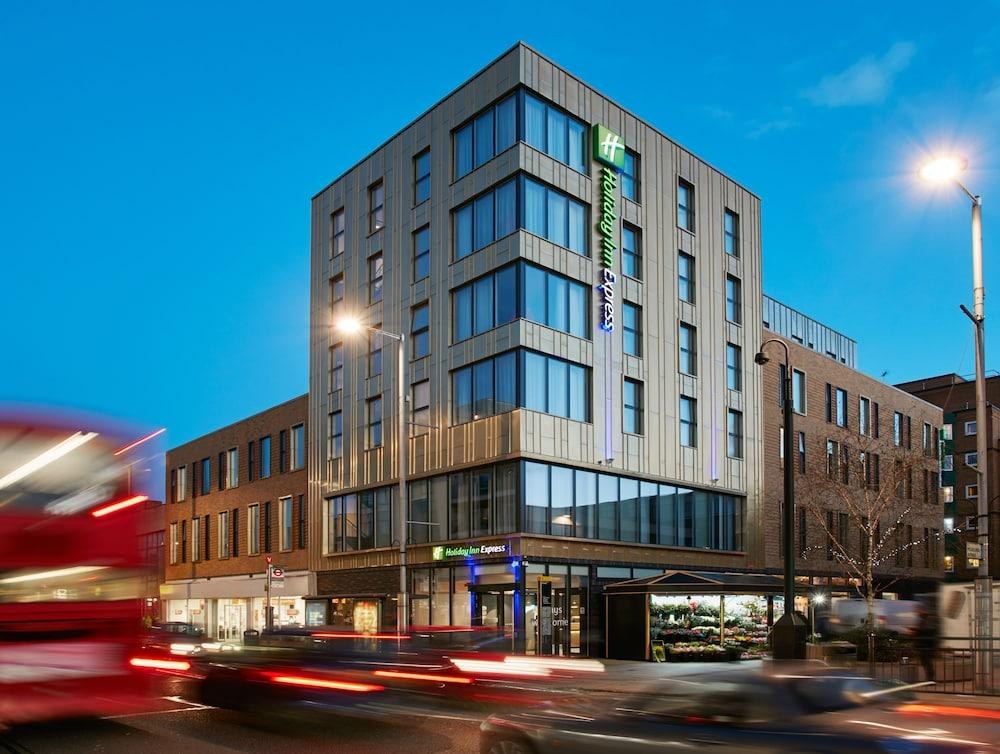 HOLIDAY INN EXPRESS LONDON - EALING photo 2