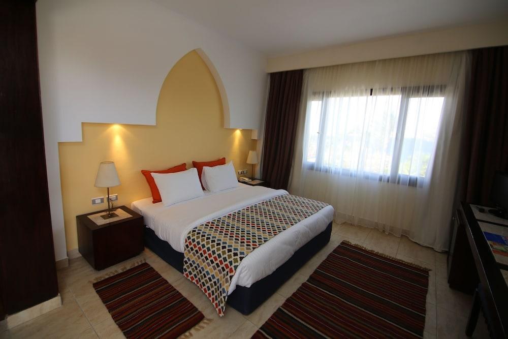 Sharm Club Beach Resort photo 2