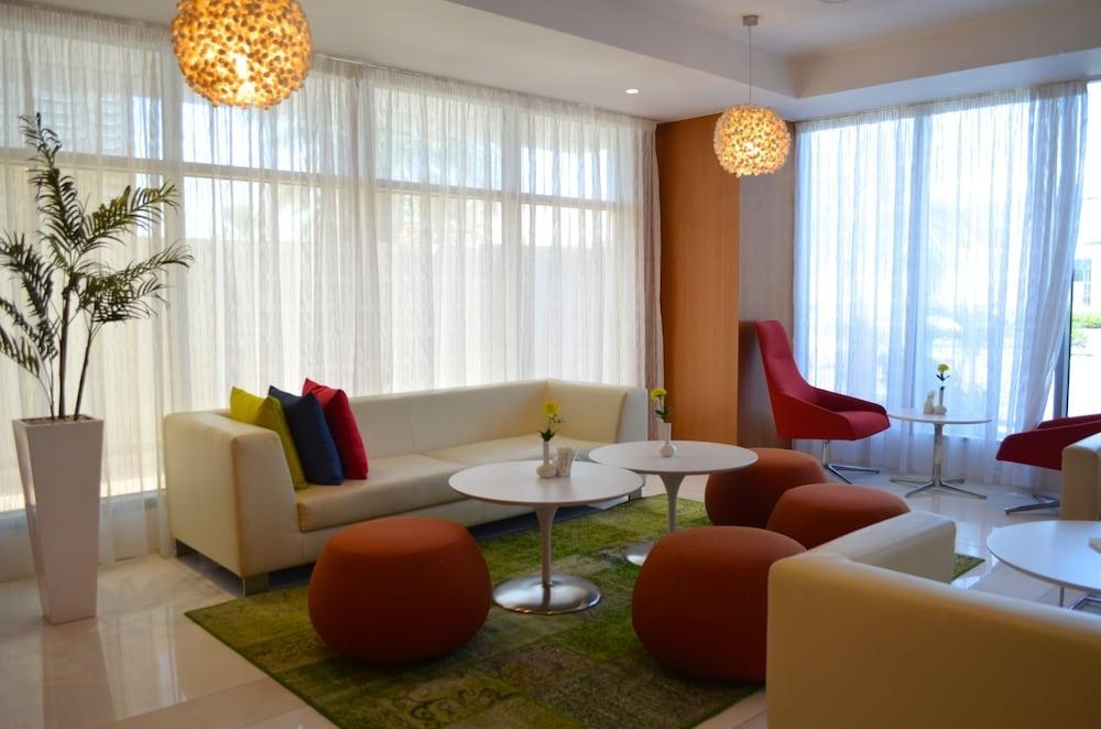 Novotel Jeddah Tahlia Street Hotel photo 2