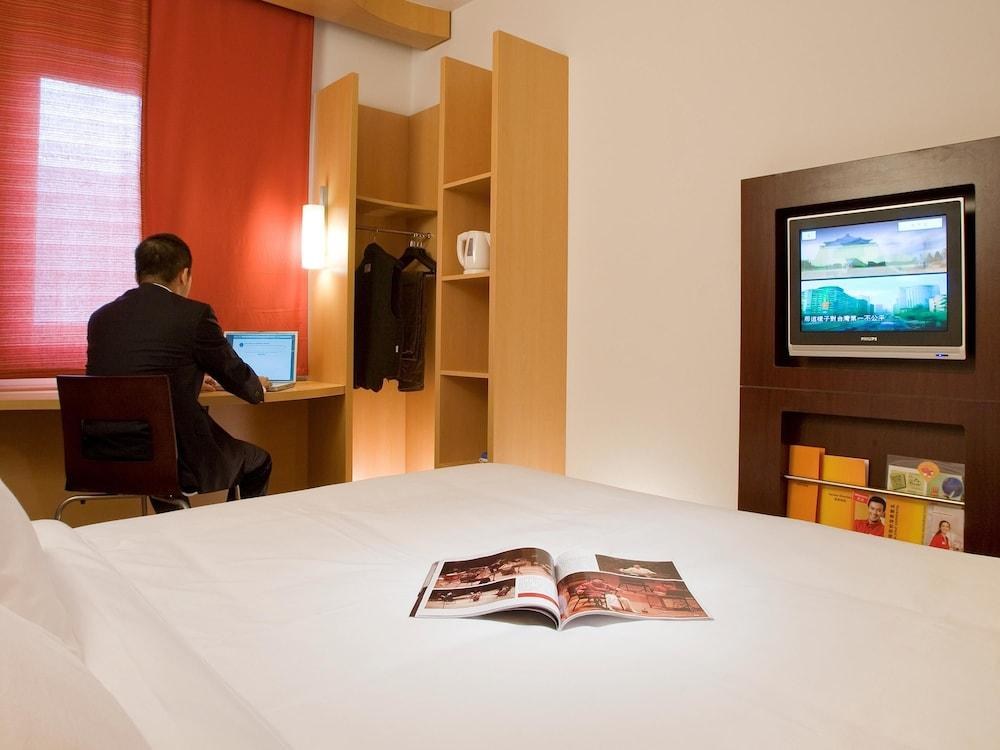 IBIS SHANGHAI LIANYANG photo 4