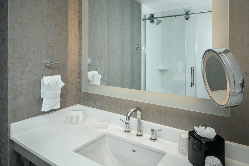Hilton Garden Inn Seattle Bellevue Downtown photo 4