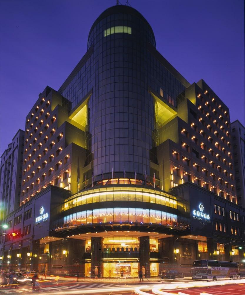 Monarch Plaza Hotel photo 4