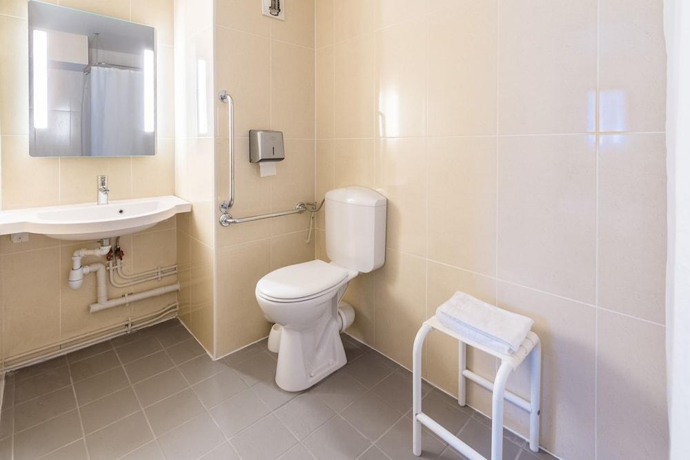 B&B HOTEL PARIS LE BOURGET photo 3