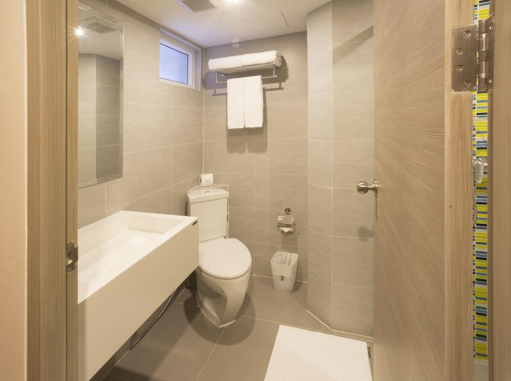 Ibis Styles Bangkok Sukhumvit 50 photo 4