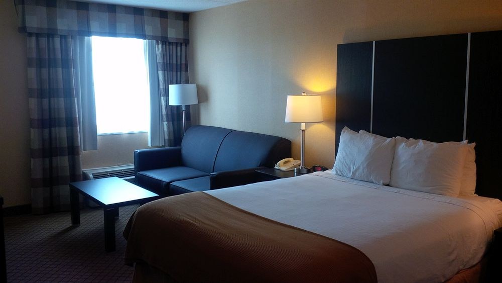 Four Points by Sheraton Hamilton - Stoney Creek photo 3