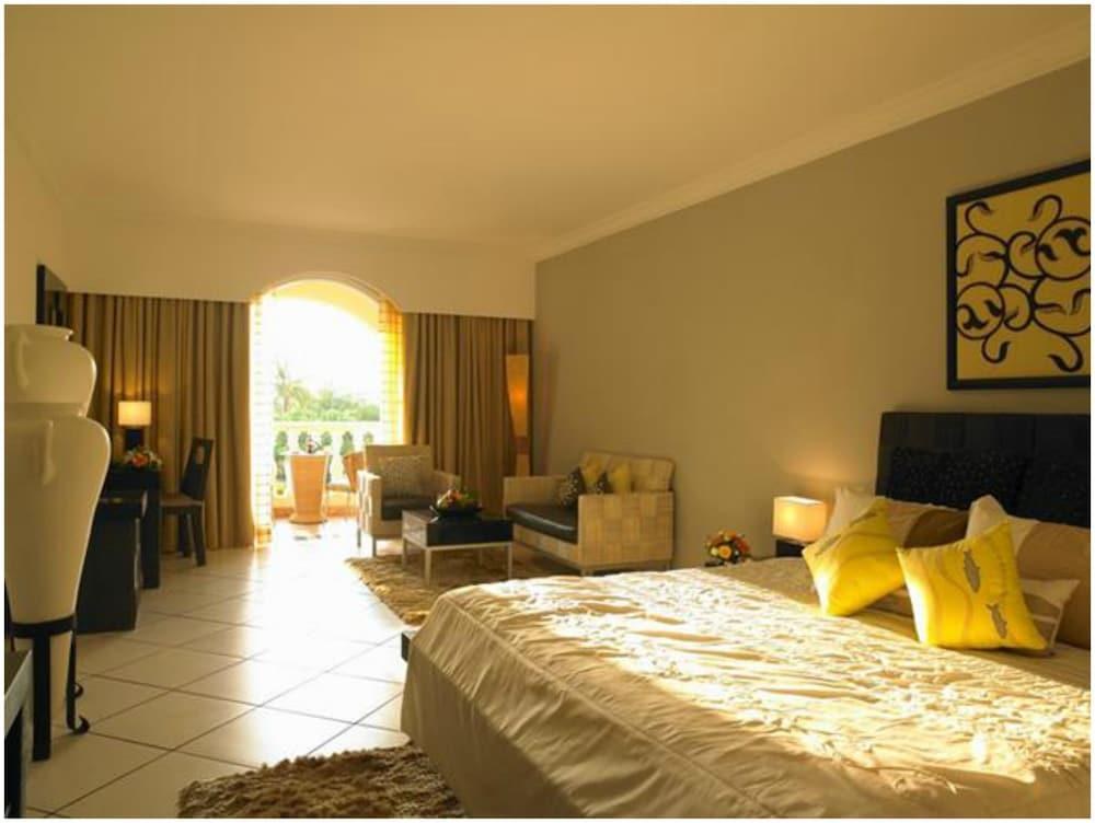 THE ZURI WHITE SANDS, GOA RESORT & CASINO photo 2
