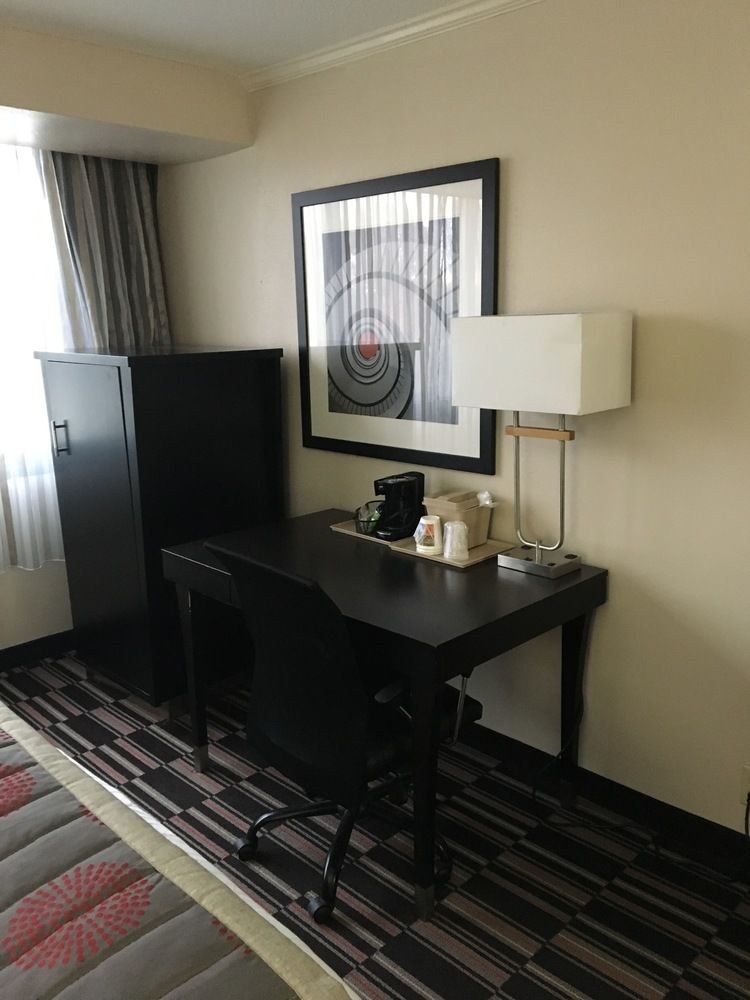Ramada Plaza & Conf Center by Wyndham Charlotte Airport photo 1