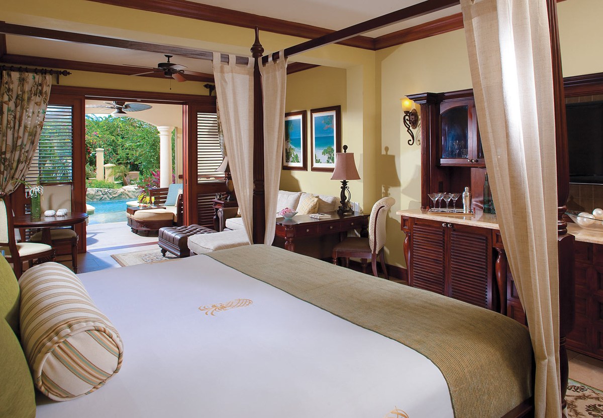 SANDALS ROYAL CARIBBEAN photo 1