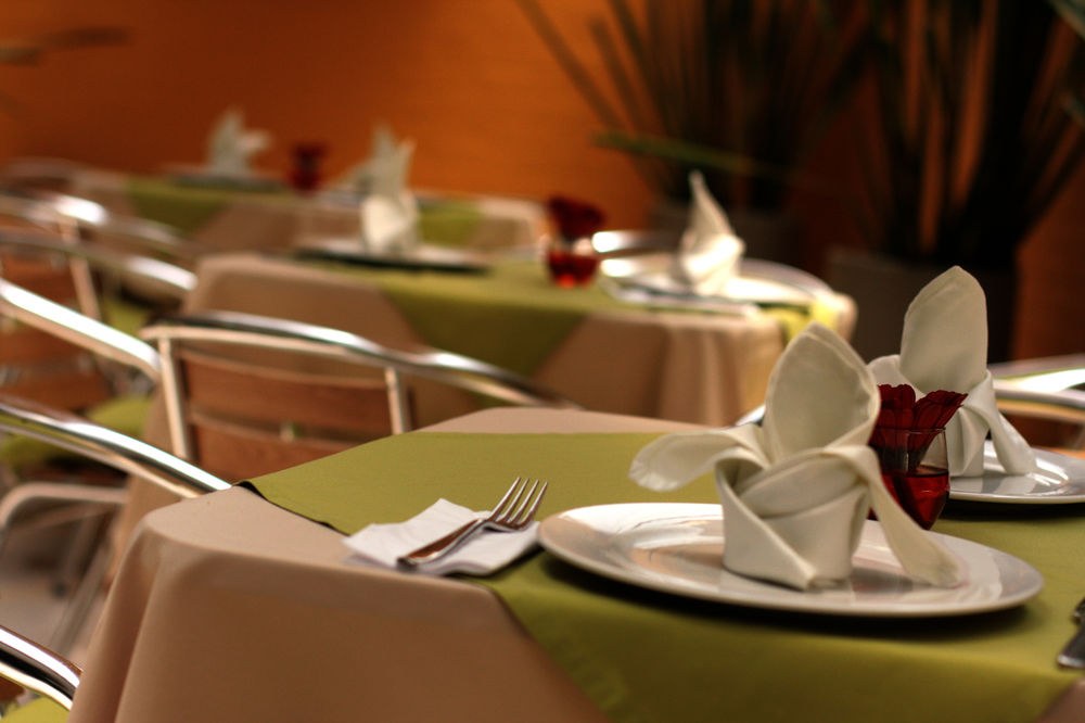 Hotel Regency Suites La Feria