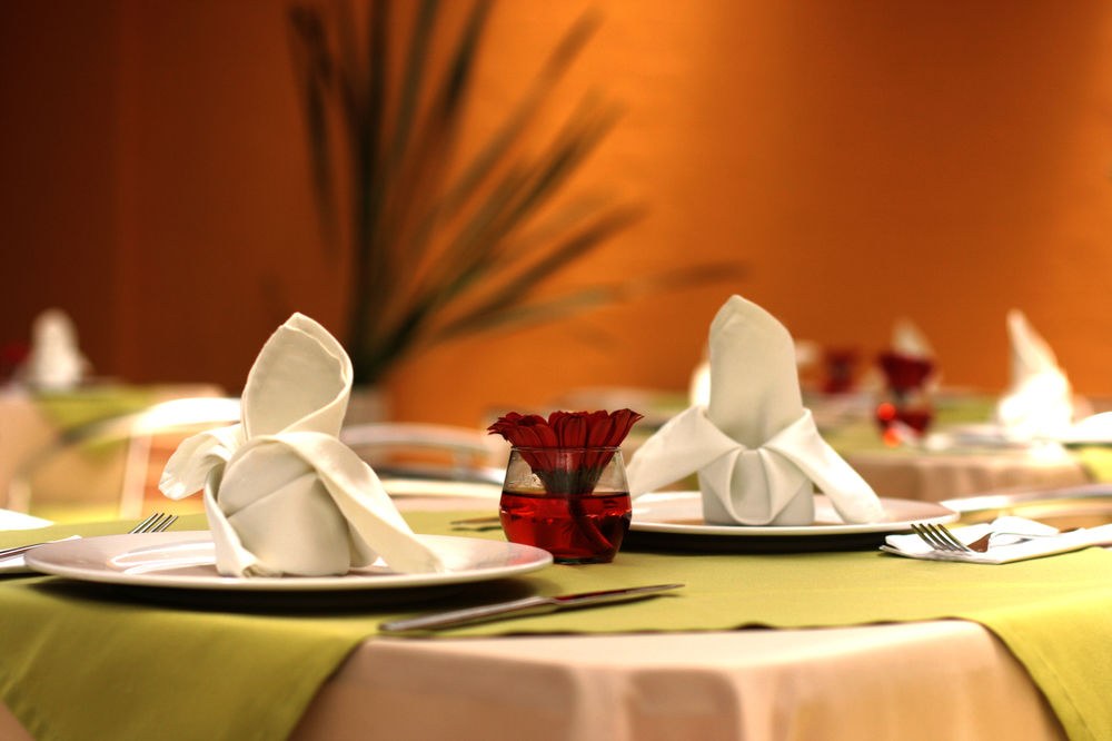 Hotel Regency Suites La Feria photo 1