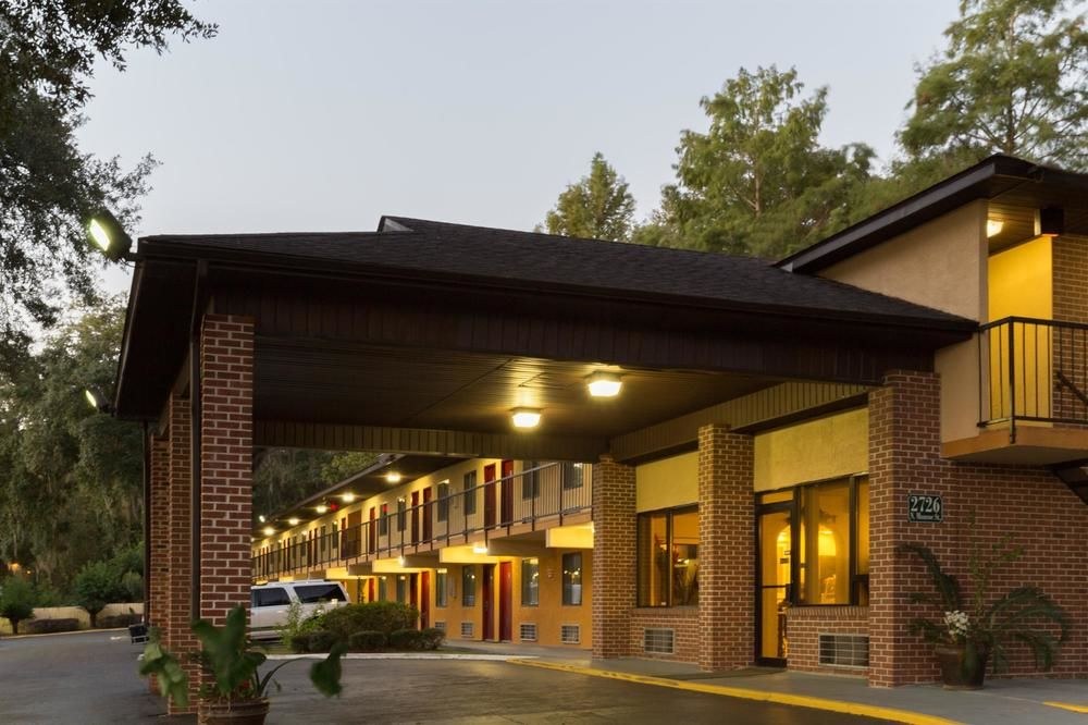 Howard Johnson by Wyndham Tallahassee photo 4