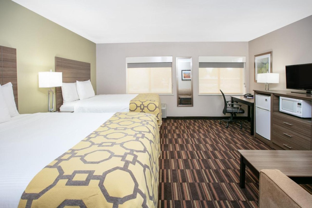 Baymont by Wyndham Plano photo 3