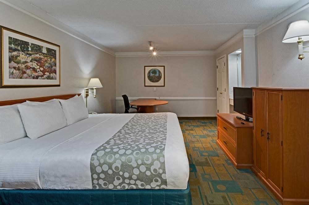 Baymont by Wyndham Jacksonville Orange Park photo 2
