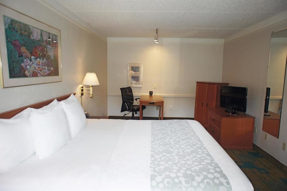 Baymont by Wyndham Jacksonville Orange Park photo 3