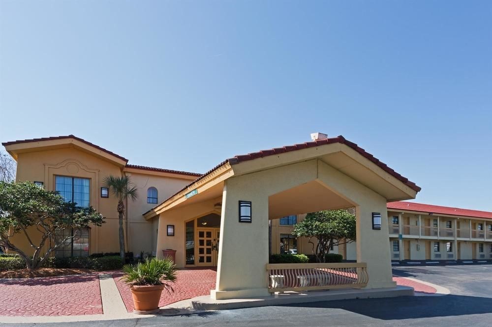 Baymont by Wyndham Jacksonville Orange Park photo 4