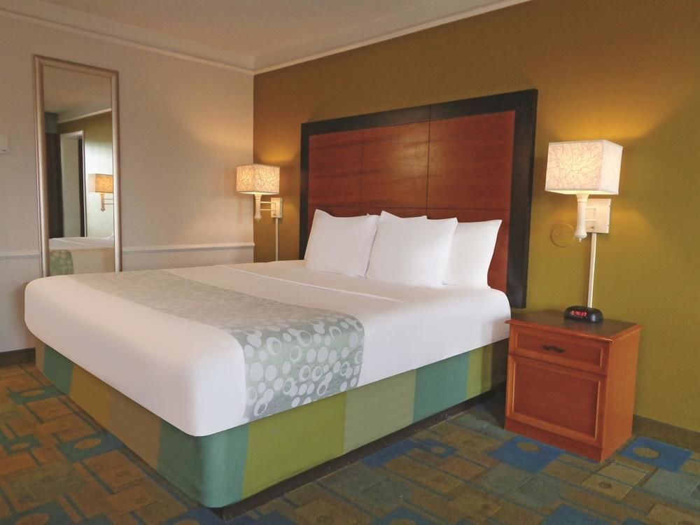 LA QUINTA INN BY WYNDHAM PHOENIX NORTH photo 3