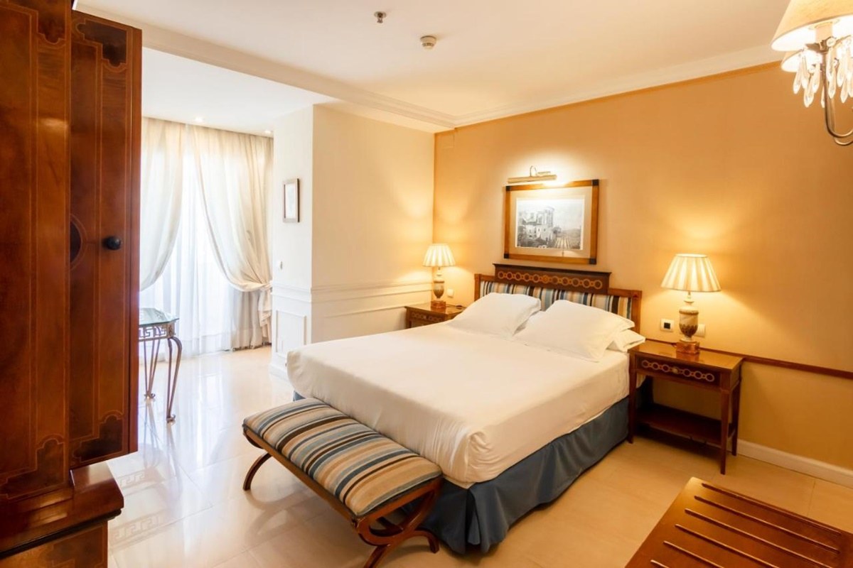 GUADALPIN SUITES APARTAMENTOS photo 4