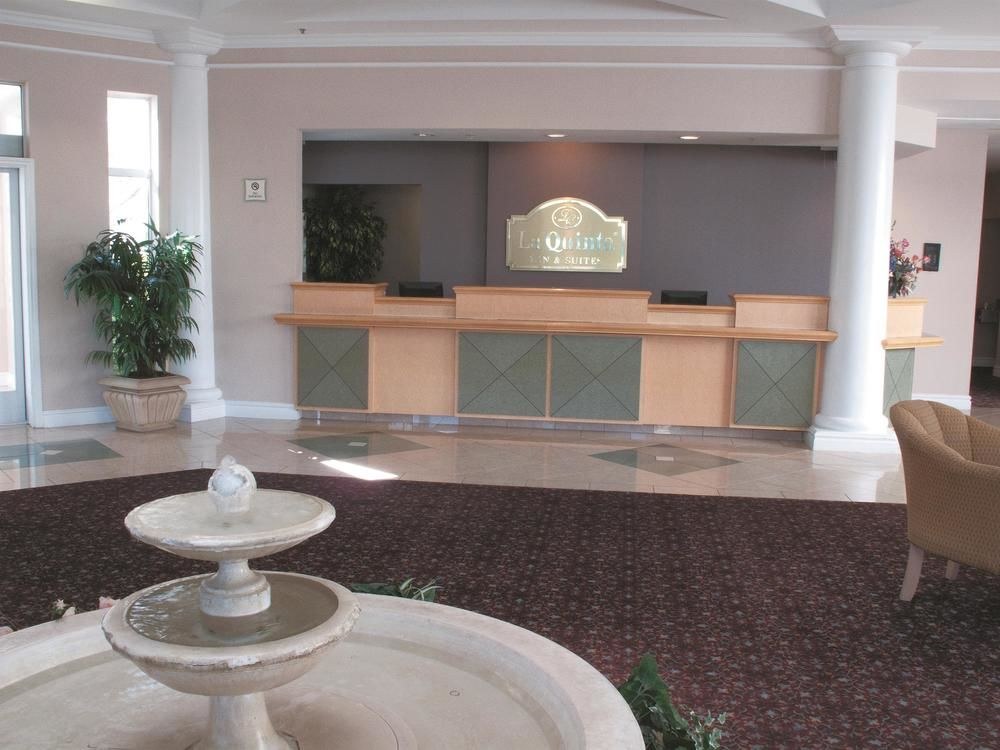La Quinta Inn & Suites by Wyndham Las Vegas Summerlin Tech photo 4